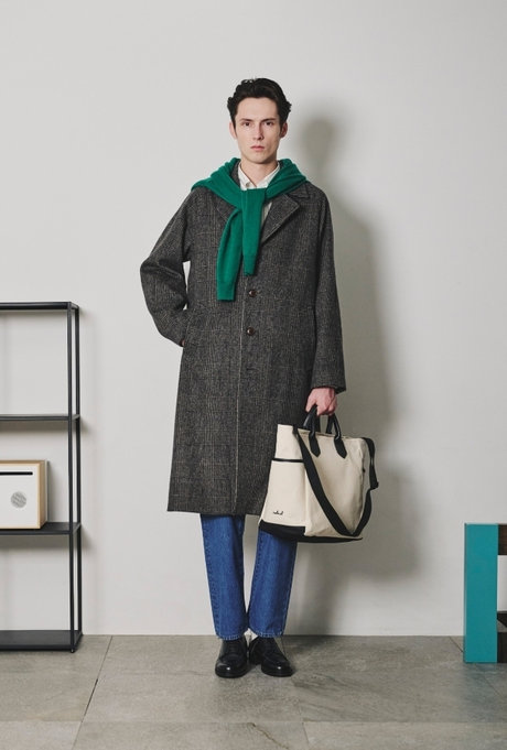LOOK 01