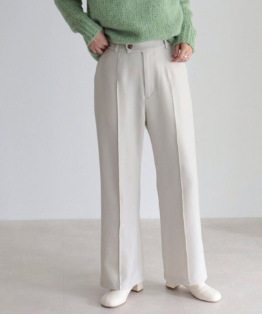 センターピンタックフレアーパンツ（サイズ展開あり）