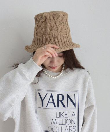 ケーブルニットハット