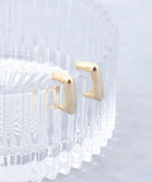 【grace grace/グラスグラス】スクエアＧ型イヤリング