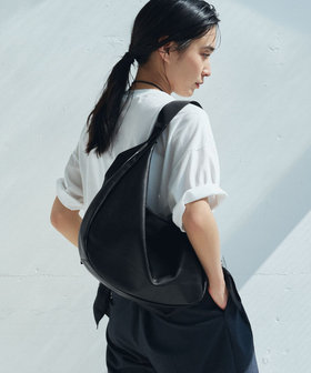 【russet】ソフトレザーラウンドビッグショルダーバッグ 名品】ソフトレザーラウンドビッグショルダーバッグ(CE-1325-WEB