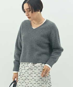 ヘアリーストレッチVネックプルオーバーニット