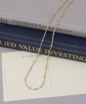 クロスビーズミドルネックレス