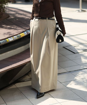 【MAQWEL/マクウェル】タックロングスカート