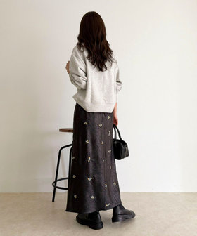 サテンフラワー刺繍スカート（5-0021-6-26-005）｜fredy emue(フレディ