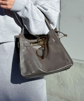 HINERI ソフトレザーバッグM