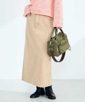 細ベルト付きタイトスカート