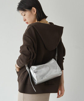レザースクエアショルダーバッグ(CE-1575)（RUZ1052122A0002）｜russet