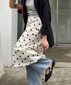 サテンドットミディスカート