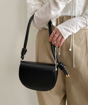 フラップラウンドポシェット