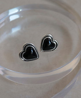 アンティーク調BKハートピアス