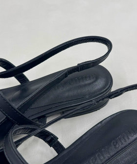 !!専用!!BENETTELLAバックストラップフラット&MOHIベルトサンダル 専用!!BENETTELLAバックストラップフラット&MOHIベルトサンダル