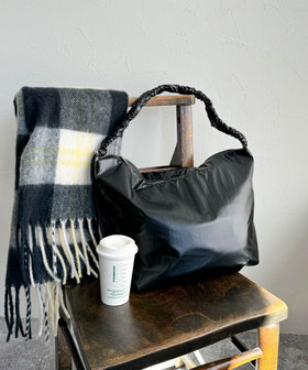 シャインクロスドロストショルダーバッグ