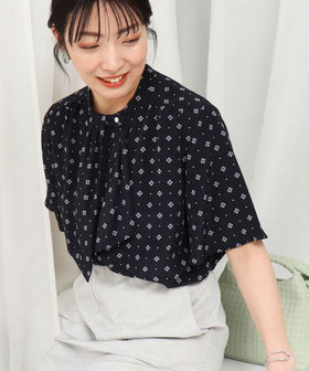 フラワープロバンスプリントブラウス