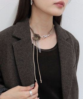 スエード花チョーカー