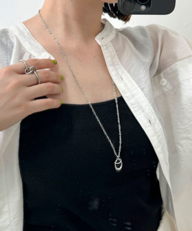 Oモチーフロングネックレス