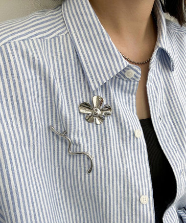 メタルフラワーブローチ