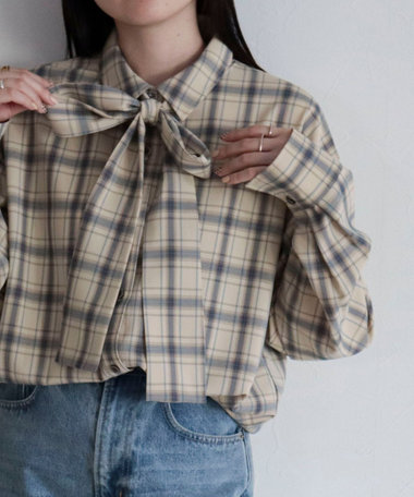 チェック柄ビッグボウタイブラウス
