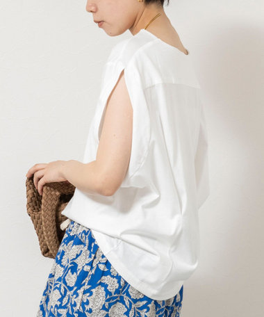 変形フレンチスリーブボートネックカットソー