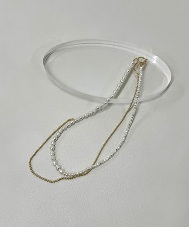 パールチェーンアシメネックレス
