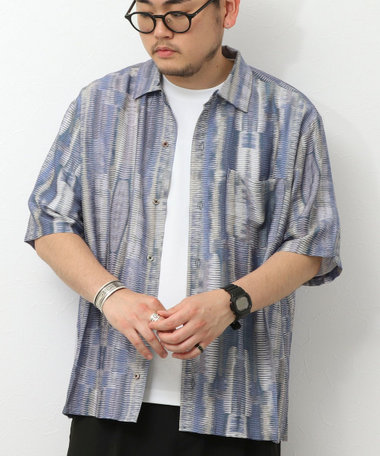 総柄プリントオープンカラーシャツ