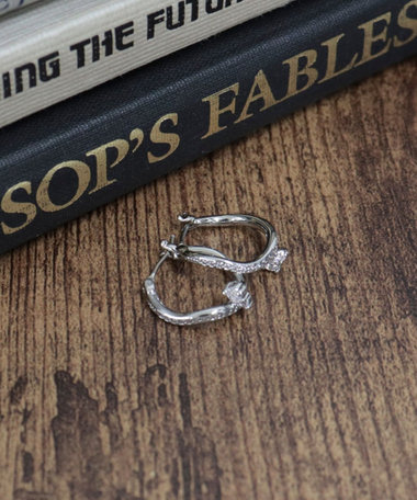 シンメジルコフープピアス