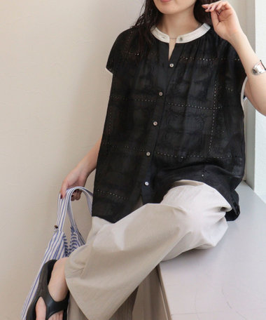 刺しゅうレースフレンチスリーブブラウス