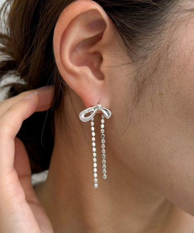 リボンモチーフドットチェーンピアス