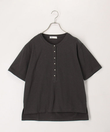 ドライタッチ天竺ヘンリーネックパール釦Tee