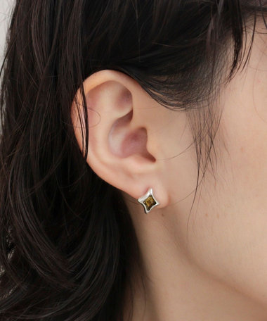 ダイヤカラーピアス