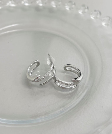 ビジュー付きカーリーピアス