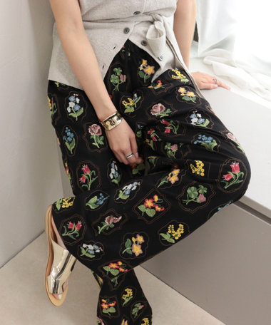 エンブロイダリーギャザーパンツ