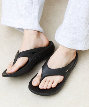 【OOFOS/ウーフォス】 Ooriginal リカバリーサンダル