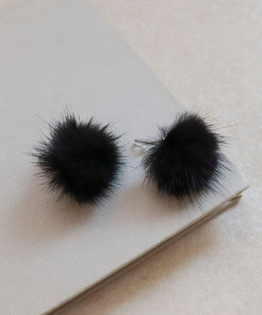 ミンクファーピアス