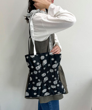 ジャガードシャーリングライトトートバック