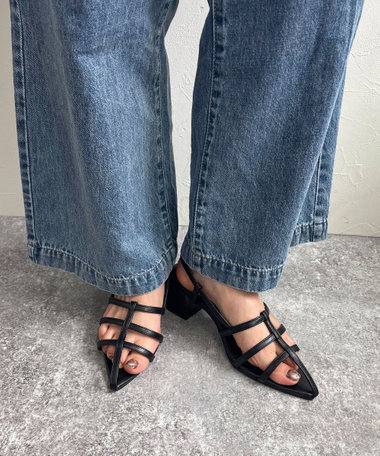 ポインテッドサンダル