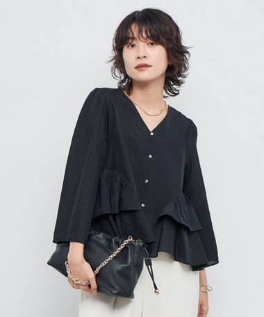 新品タグ付き　ELLIE シャーリングカフスブラウス　ネイビー 新品タグ付き ELLIE シャーリングカフスブラウス ネイビー