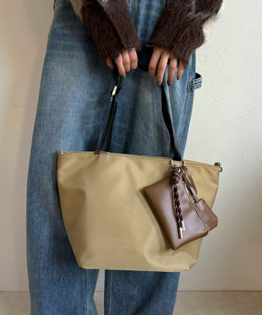 ポーチチャーム付ナイロントートバッグ