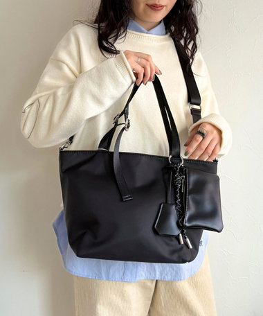 ポーチチャーム付ナイロントートバッグ