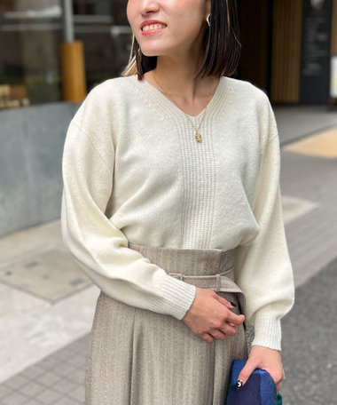 タスマニアラム Vネックプルオーバーニット