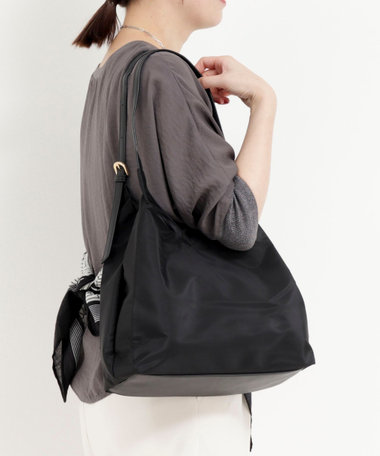 バックルハンドルトートバッグ