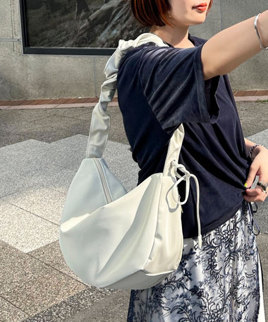 スモークフェイクレザーショルダー