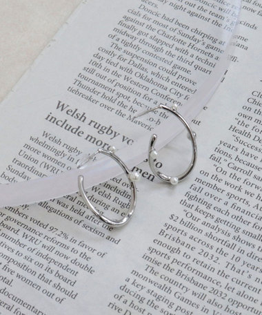 粒パールカールピアス