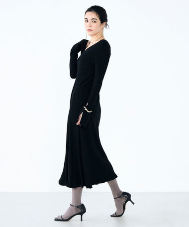 《手洗い可能》フイット＆フレアーVネックワンピース