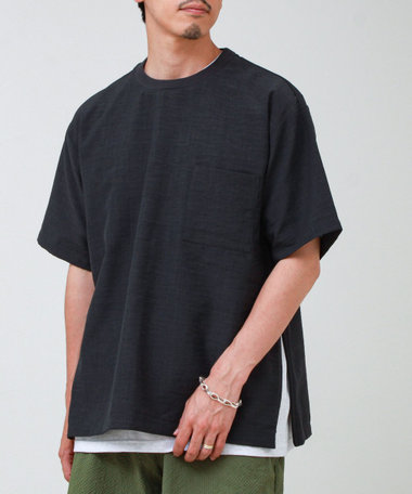 【布帛ライクできれい見え】麻混サイドジップTシャツ