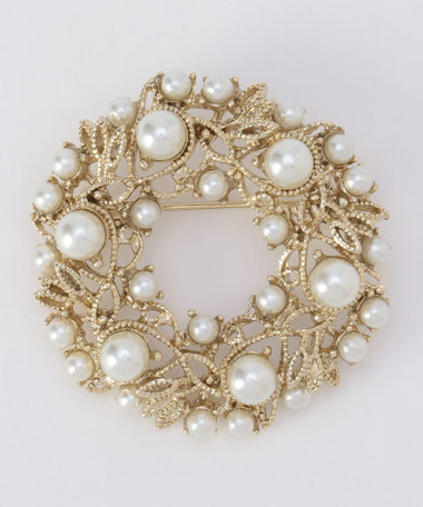 パールリースブローチ