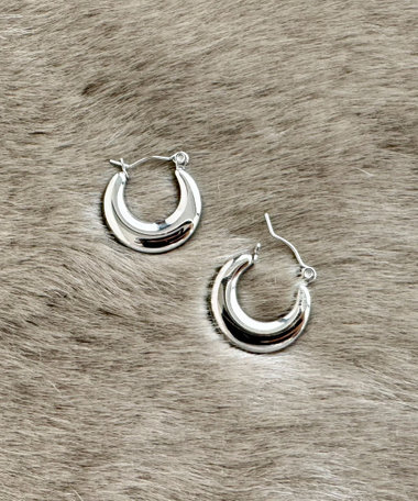 ステンレス三日月リングピアス