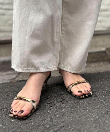 NOLLEYS メタルバーレオパードサンダル