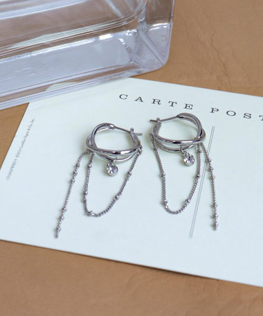 チェーンデザインCピアス