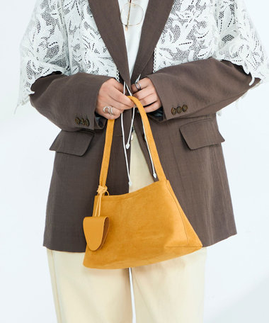 ホルダーチャーム付きワンハンドルバッグ